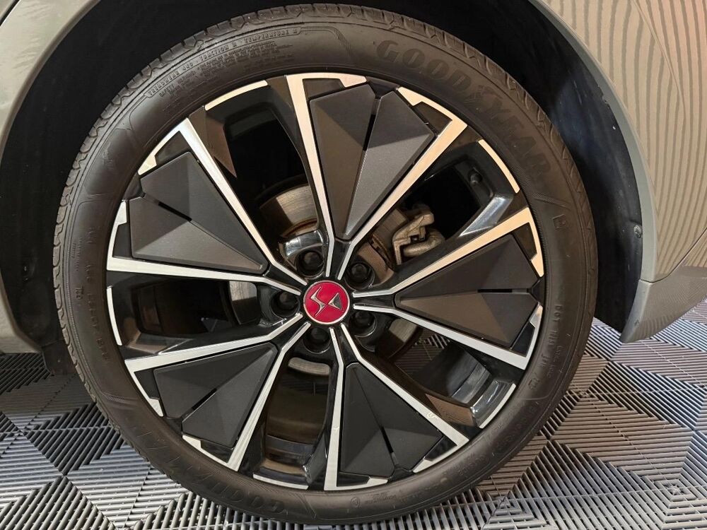 300 1.6 225H 180 PHEV HYBRID 13.2KWH PERFORMANCE LINE PLUS EAT B 2022 occasion 78410 Aubergenville
