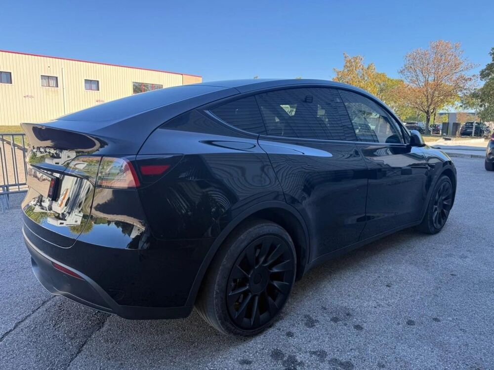 Model Y ELECTRIC 515 211PPM 75KWH GRANDE-AUTONOMIE LAUNCH EDITION DU 2024 occasion 69800 Saint-Priest