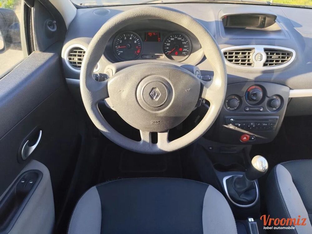 Clio 1.2 75 EXPRESSION CLIM 2011 occasion 86130 Saint Georges les Baillargeaux