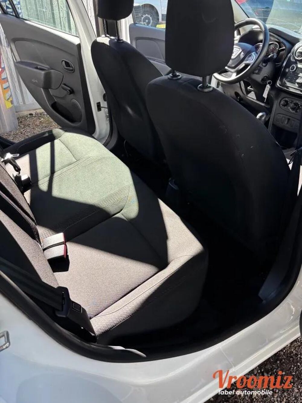 Logan MCV 1.5 DCI 75 ESSENTIAL START-STOP 2020 occasion 31490 LEGUEVIN