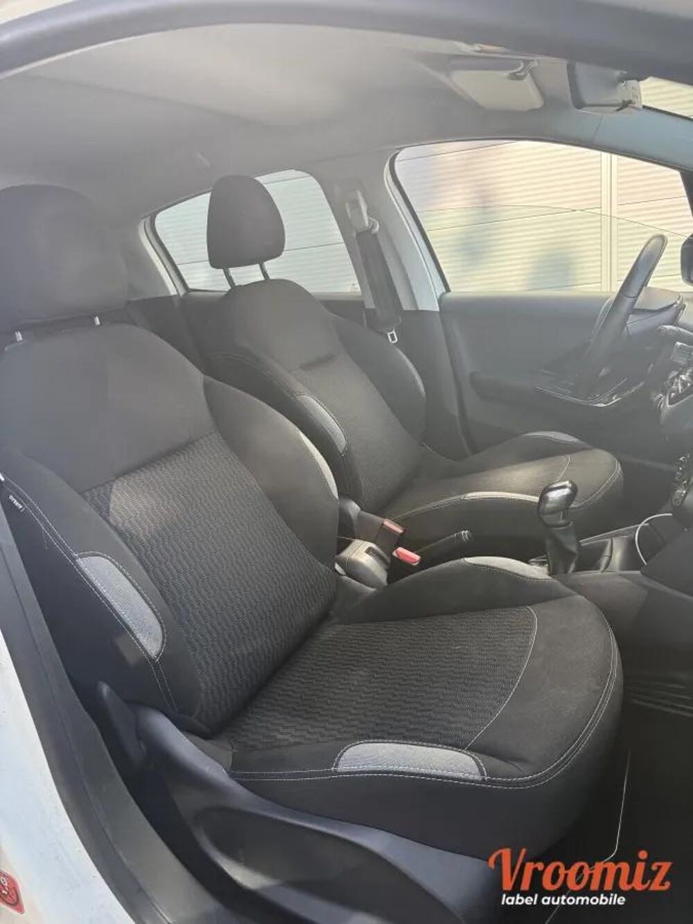 208 GENERATION-I 1.2 PURETECH 80 ACTIVE 2016 occasion 94520 P&eacute;rigny