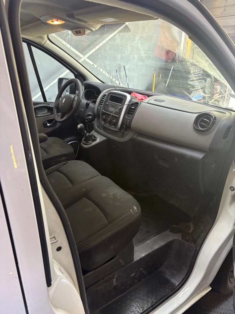 Trafic FOURGON 1.6 DCI 95 1T2 L1H1 GRAND-CONFORT START-STOP 2017 occasion 91250 SAINTRY-SUR-SEINE