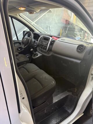 Trafic FOURGON 1.6 DCI 95 1T2 L1H1 GRAND-CONFORT START-STOP 2017 occasion 91250 SAINTRY-SUR-SEINE
