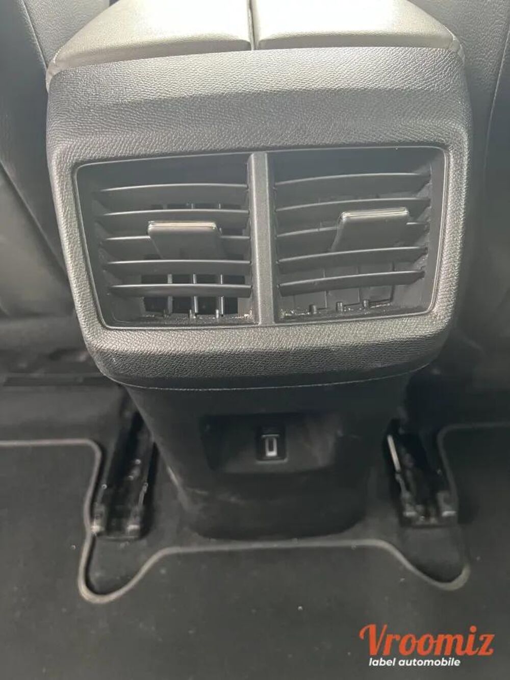 C5 aircross 1.6 PURETECH 180 FEEL EAT BVA START-STOP 2019 occasion 94520 P&eacute;rigny