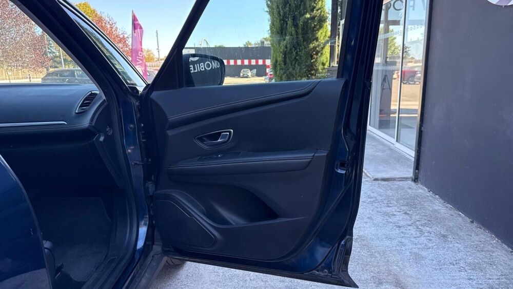 Sc&eacute;nic 1.3 TCE 140 ENERGY INTENS EDC BVA 2018 occasion 33600 Pessac