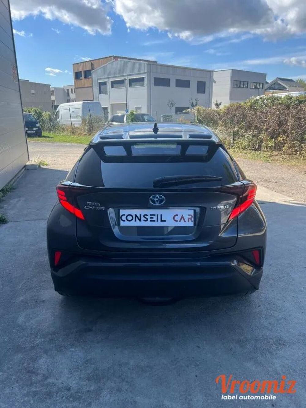 C-HR 1.8 HSD 122H 100 FULL-HYBRID DISTINCTIVE 4X2 E-CVT BVA 2021 occasion 94520 P&eacute;rigny
