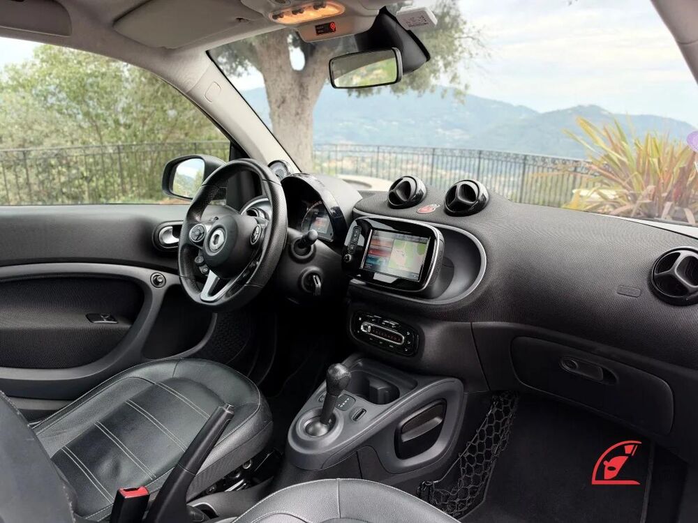 ForTwo 0.9 T 90 PRIME TWINAMIC BVA 2018 occasion 06220 Antibes