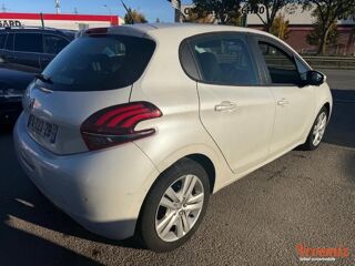 208 (2) 1.2 VTi 82 SIGNATURE 5P GPS FAIBLE KM 12 MOIS DE GARANTI 2018 occasion 78310 Coigni&egrave;res