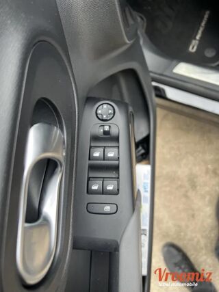C5 aircross 1.6 PURETECH 180 FEEL EAT BVA START-STOP 2019 occasion 94520 P&eacute;rigny