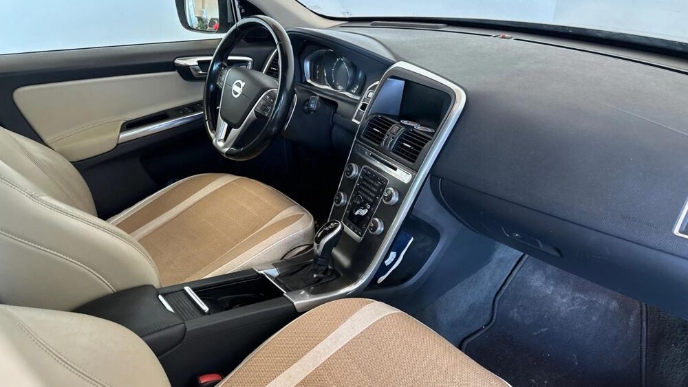 XC60 D5 AWD X&eacute;nium AWD 2014 occasion 17600 Saujon