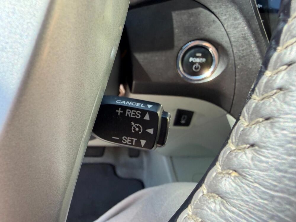 Prius 1.8 136H 100 HYBRID FULL-HYBRID 1.3KWH LOUNGE BVA 2011 occasion 78630 Orgeval