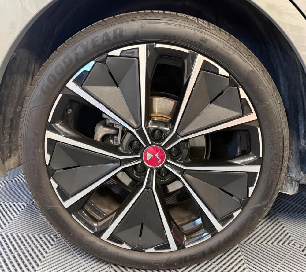300 1.6 225H 180 PHEV HYBRID 13.2KWH PERFORMANCE LINE PLUS EAT B 2022 occasion 78410 Aubergenville