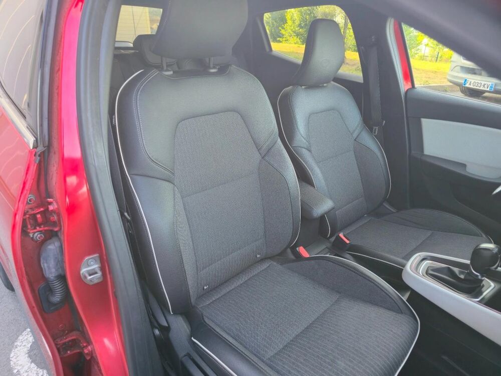 Clio 1.6 E-TECH 145H 95 HYBRID FULL-HYBRID 1.2KWH TECHNO BVA 2023 occasion 51420 CERNAY-LES-REIMS