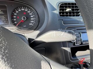 Polo 1.2 60 TREND LINE 2010 occasion 06220 Antibes