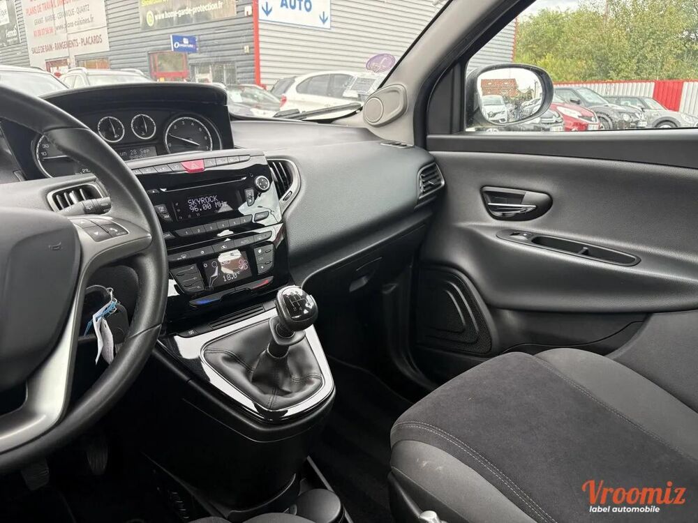 Ypsilon III 1.2 8V 69 STOP&START PLATINUM 2011 occasion 95480 Pierrelaye