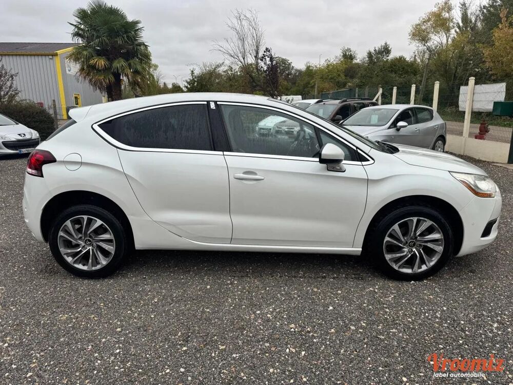 DS4 1.6 HDI 110 SOCHIC 2012 occasion 89340 Villeneuve-la-Guyard