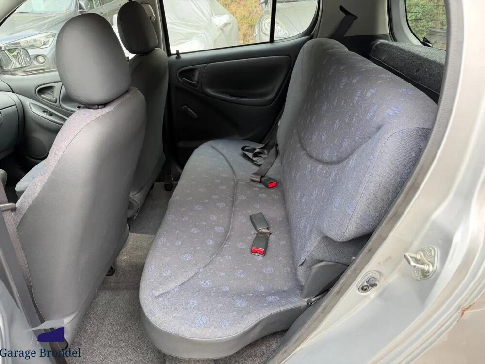 Yaris 2002 occasion 69580 Sathonay-Camp
