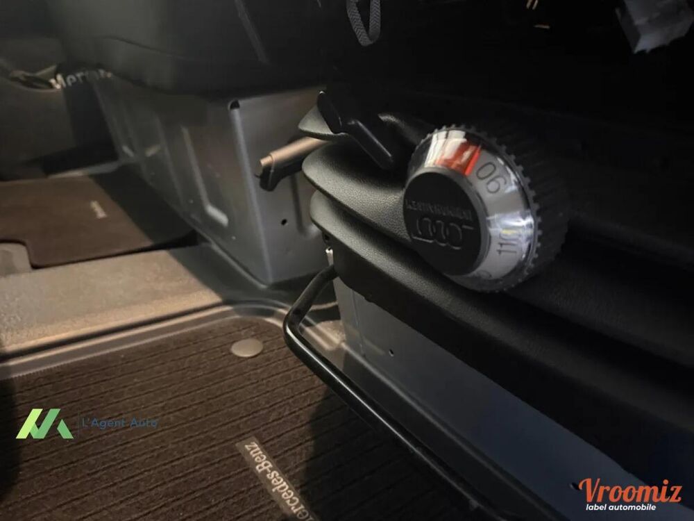 Sprinter FOURGON 3.0 319 CDI 190 3T5 43S RWD 7G-TRONIC BVA 2019 occasion 34140 M&egrave;ze