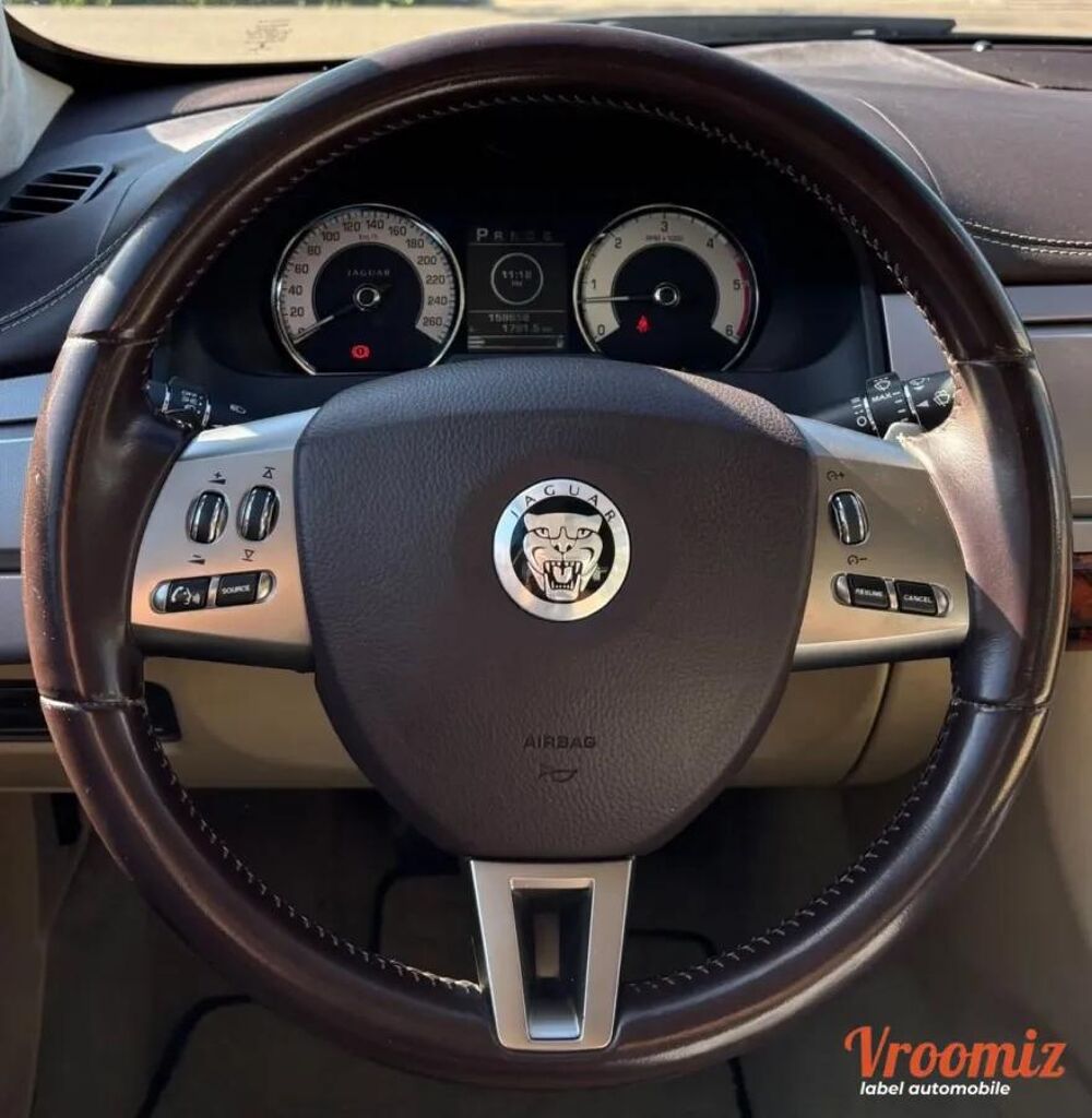 XF 3.0 D 240 LUXURY PREMIUM BVA 2010 occasion 69680 CHASSIEU