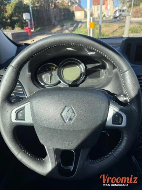M&eacute;gane 2011 occasion 78500 SARTROUVILLE