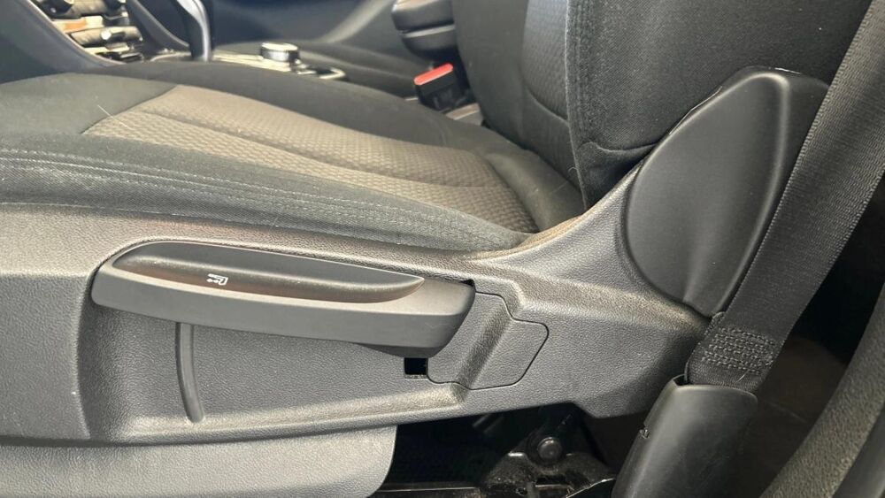 Serie 2 ACTIVE-TOURER 1.5 216 D 115 BUSINESS BVA 2019 occasion 17600 Saujon