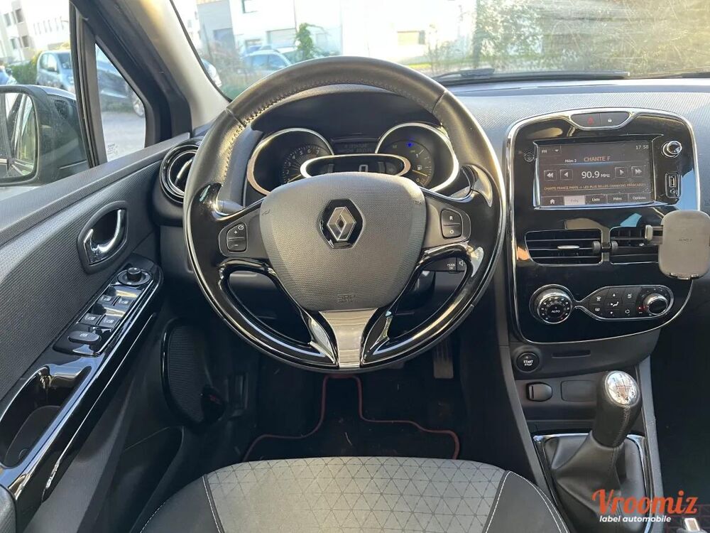 Clio 0.9 TCE 90 ENERGY GRAPHITE 2013 occasion 94520 P&eacute;rigny