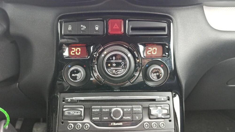 C3 1.2 Exclusive 2015 occasion 60200 Compi&egrave;gne