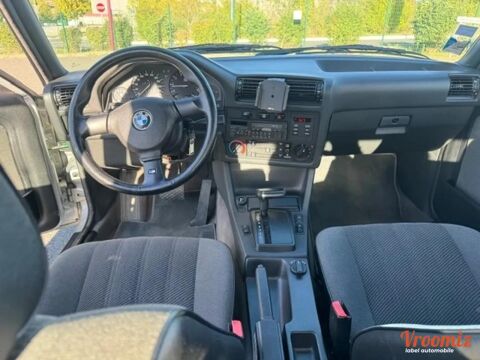 S&eacute;rie 3 325 I AUTOMATIQUE 1990 occasion 49570 Montjean-sur-Loire