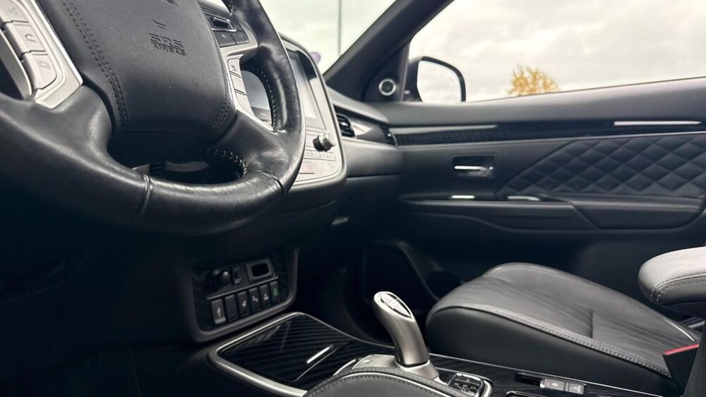 Outlander 2.4 PHEV PHEV Intro Edition 4WD 2020 occasion 60200 Compi&egrave;gne