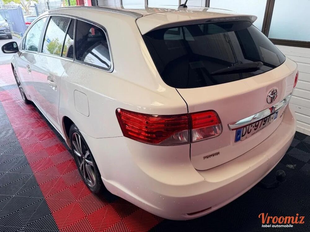 Avensis BREAK 2.0 D4D 125 BUSINESS 2014 occasion 41000 Blois