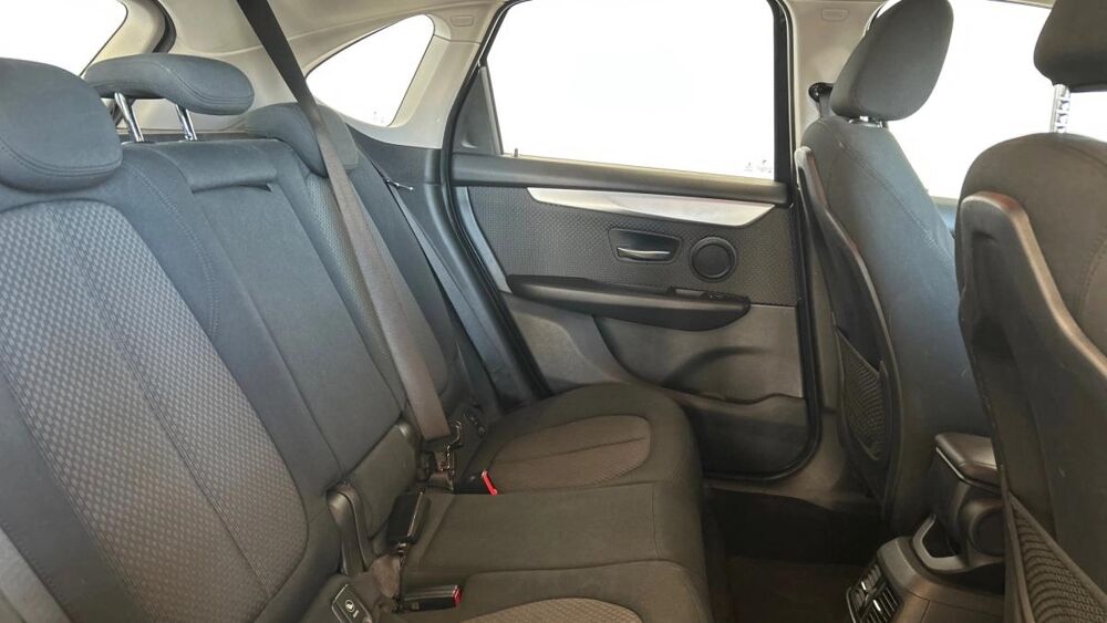 Serie 2 ACTIVE-TOURER 1.5 216 D 115 BUSINESS BVA 2019 occasion 17600 Saujon