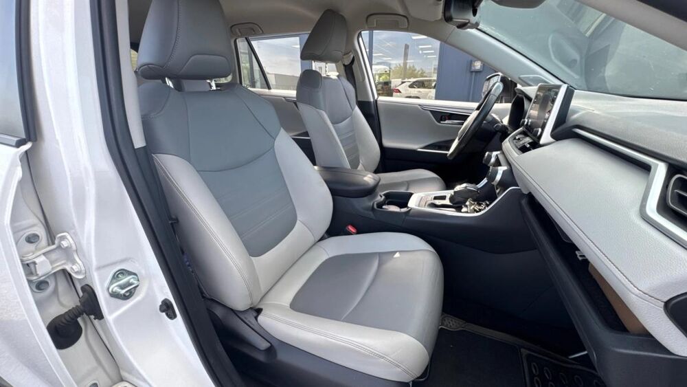 RAV 4 Lounge 2WD / Suivi complet Toyota 2019 occasion 60200 Compi&egrave;gne