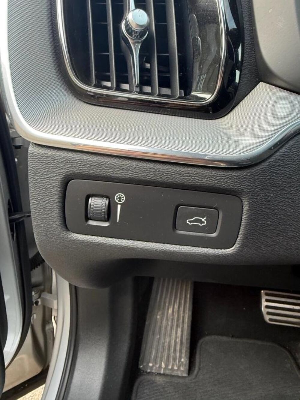 XC60 2.0 D4 190 R-DESIGN GEARTRONIC BVA 2021 occasion 33700 MERIGNAC