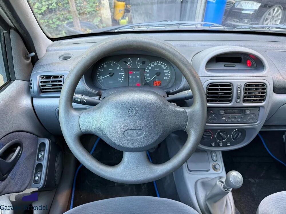 Clio 2000 occasion 69580 Sathonay-Camp