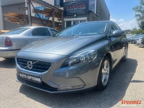 Volvo V40 1.6 D2 115 EFFEKTIV LINE MOMENTUM POWERSHIFT BVA START-STOP 2015 occasion D&eacute;cines-Charpieu 69150