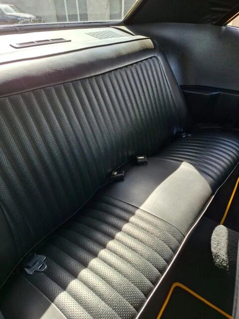 Challenger 360 ci rallye pack 1974 occasion 78550 Bazainville