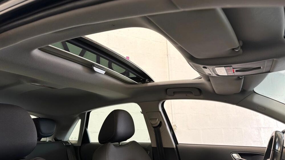 A1 1.6 TDI 90ch FAP Ambition S tronic 7 / TOIT OUVRANT 2012 occasion 91380 Chilly-Mazarin