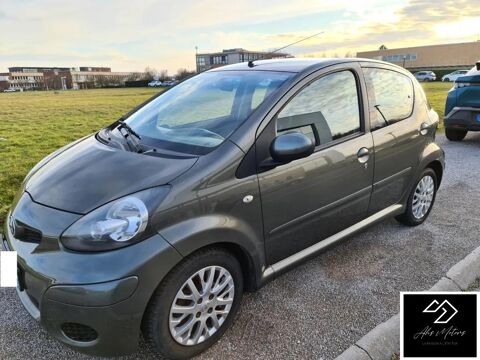 Toyota Aygo 1.0 VVTI 70 CONFORT 2010 occasion LA CRAU 83260
