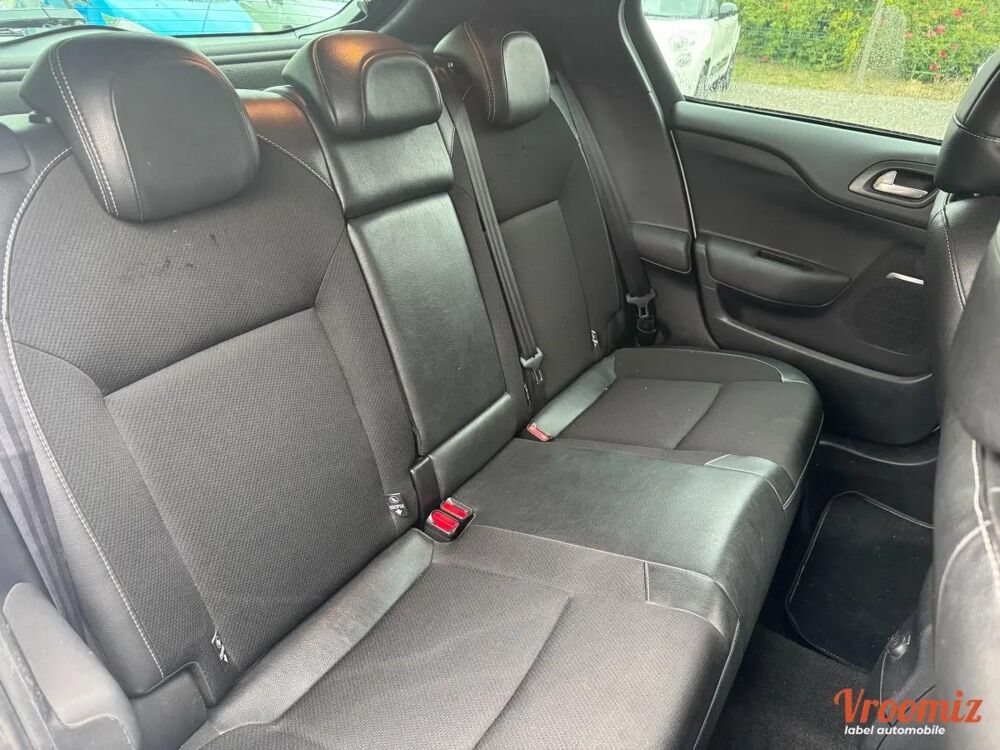 DS4 1.6 HDI 110 SOCHIC 2012 occasion 89340 Villeneuve-la-Guyard