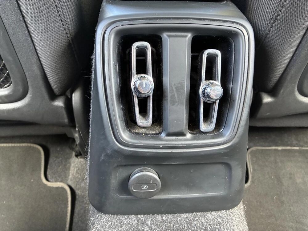 XC40 1.5 T4 211H 130 TWIN-ENGINE RECHARGE PHEV HYBRID INSCRIPTION 2020 occasion 78800 Houilles