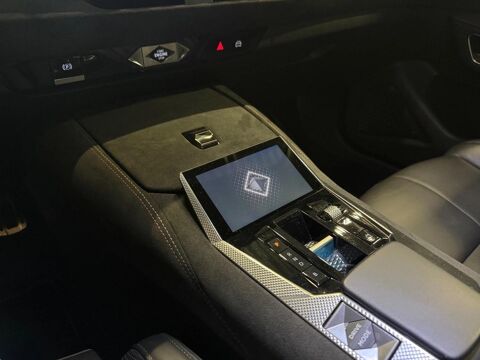 300 1.6 225H 180 PHEV HYBRID 13.2KWH PERFORMANCE LINE PLUS EAT B 2022 occasion 78410 Aubergenville