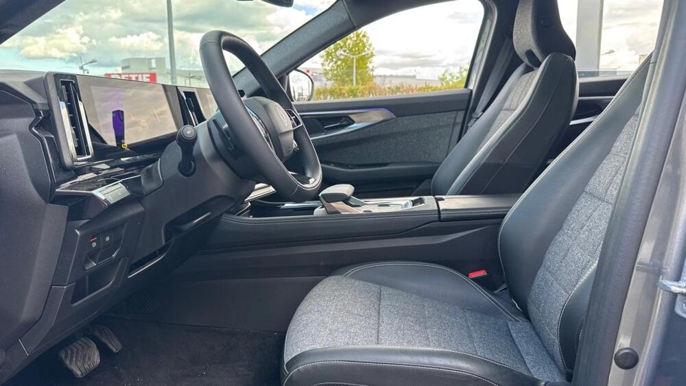 Espace E-Tech full hybrid 200ch Techno 7 places - 25 / Premi&egrave;re mai 2025 occasion 60200 Compi&egrave;gne