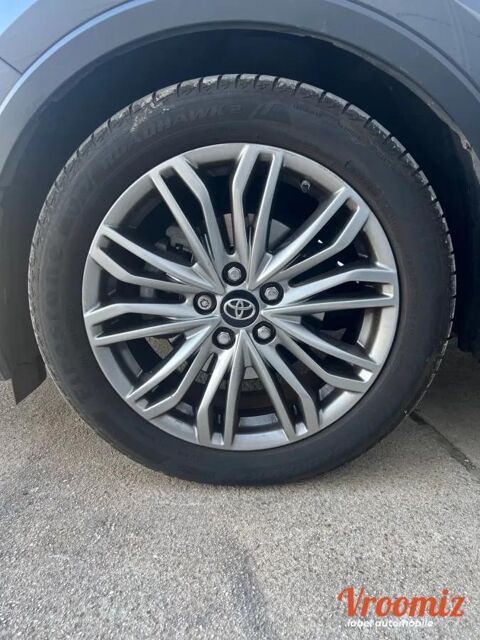 C-HR 1.8 HSD 122H 100 FULL-HYBRID DISTINCTIVE 4X2 E-CVT BVA 2021 occasion 94520 P&eacute;rigny