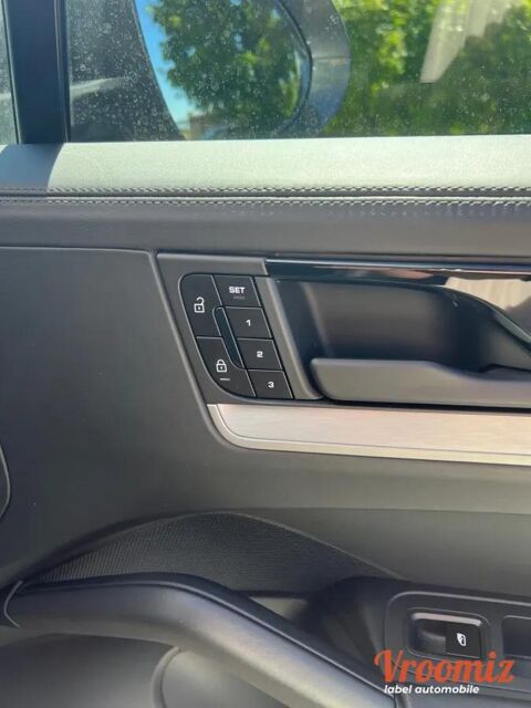 Cayenne 3.0 E-HYBRID 470H 305 PHEV 25.9KWH BVA 2024 occasion 94520 P&eacute;rigny