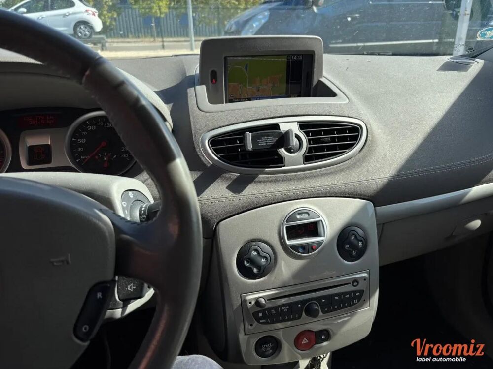 Clio 1.5 DCI 90 ENERGY INITIALE PARIS 2011 occasion 45770 Fleury-les-Aubrais