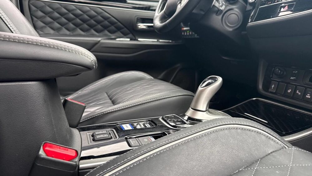 Outlander 2.4 PHEV PHEV Intro Edition 4WD 2020 occasion 60200 Compi&egrave;gne