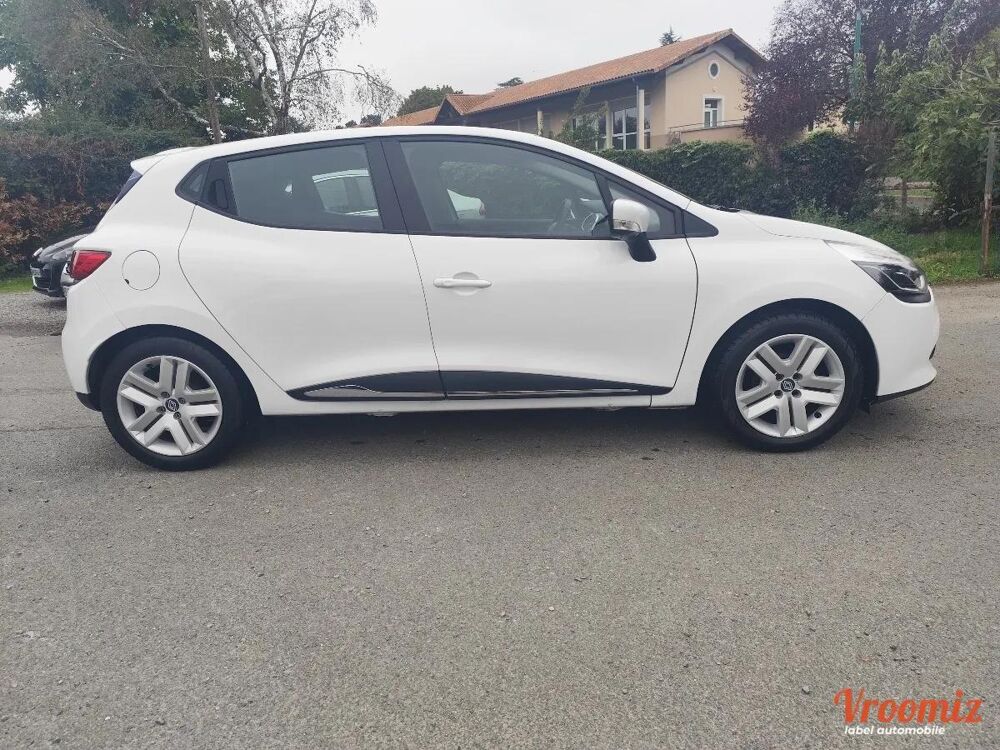 Clio 1.5 DCI 75 ZEN 2015 occasion 86130 Saint Georges les Baillargeaux