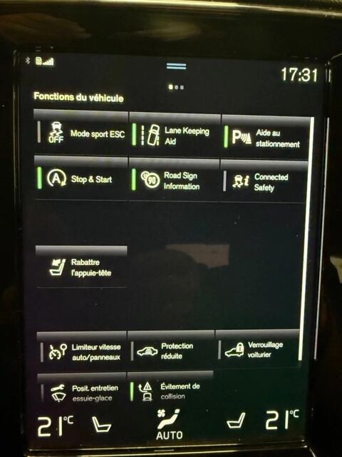 XC40 1.5 T2 130 MOMENTUM ESSENTIEL 2WD GEARTRONIC BVA 2022 occasion 78410 Aubergenville