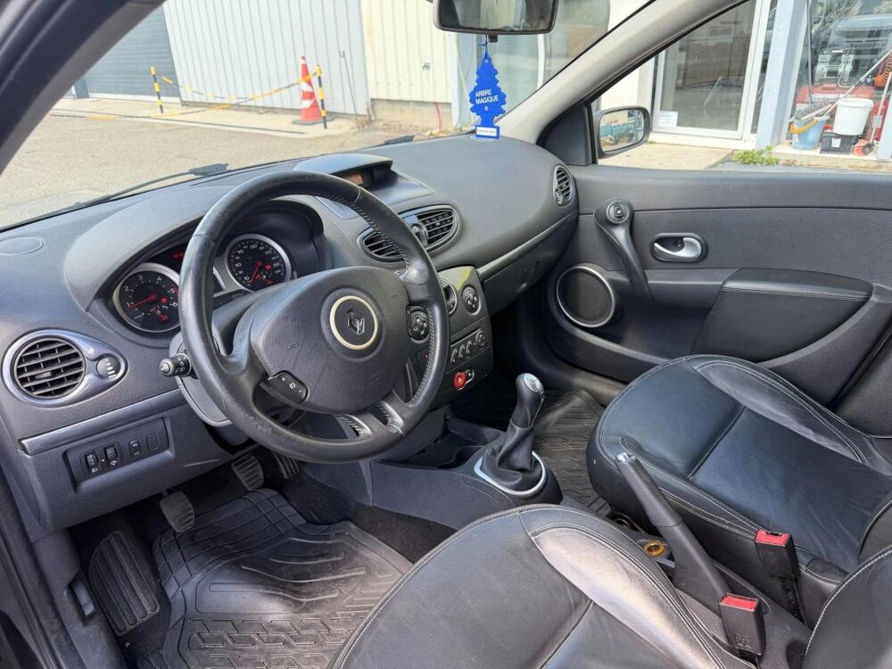 Clio 1.5 DCI 85 CONFORT PACK EXPRESSION CLIM 2006 occasion 78630 Orgeval