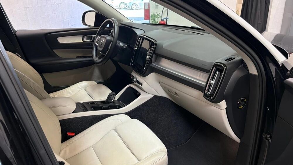 XC40 D4 AWD 190ch Momentum Geartronic 8 2018 occasion 91380 Chilly-Mazarin